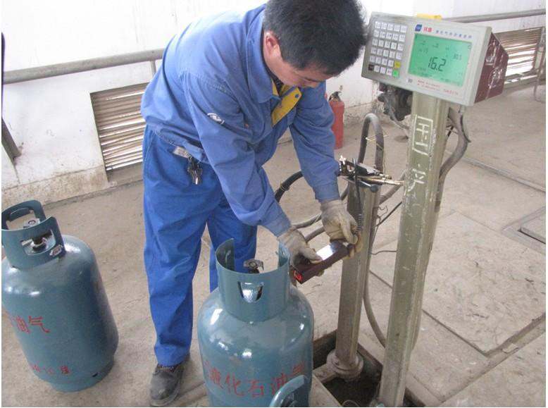 Automatic ATEX Gas Cylinder Filling Machine 120Kg Weighing 1.6Mpa